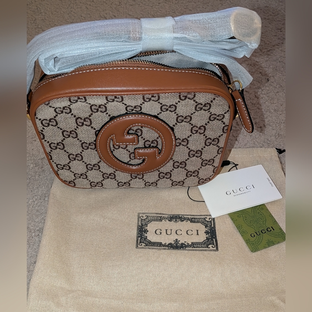 NWT crossbody GG bag w/ dust bag